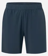 Bermuda deportiva color verde oliva, confeccionada en tejido tecnológico con toque leve y elástico. Cuenta con cintura elástica, cordón interno, bolsillos laterales y estampado reflectivo lateral.