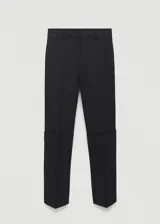 Pantalón negro de vestir, de corte recto y tiro medio.