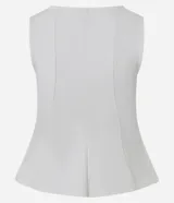 Blusa sin mangas color negro, confeccionada en tejido punto roma, con breteles anchos y corte peplum alargado que se ajusta al cuerpo en el busto y se abre en el ruedo.