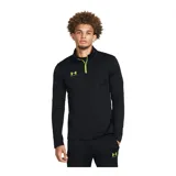 Buzo deportivo Under Armour Challenger de hombre, color naranja con paneles laterales en gris oscuro, cuello alto con cierre de cremallera corto, mangas largas con orificios para los pulgares y logo de la marca estampado en el pecho.