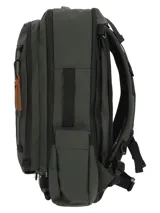 Mochila RKF Water Resistant unisex color verde oscuro, confeccionada en poliéster reciclado. Cuenta con compartimento principal con cierre cremallera a prueba de agua, bolsillo interior para laptop de 15´, compartimento frontal con cierre cremallera a prueba de agua y bolsillos interiores, bolsillo frontal con cierre cremallera, bolsillos laterales expandibles con borde superior elástico para botellas, cierre expansible, correa removible y ajustable, correas de hombro ajustables y ocultables en un bolsillo trasero especial, almohadillas en la espalda para una mayor comodidad, pasador para manilla de maleta, forro interior 100% poliéster reciclado e incluye llavero mosquetón.