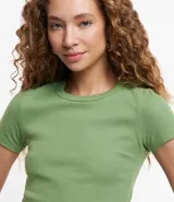 Blusa verde oscuro de algodón acanalado, corte ajustado y cuello redondo.