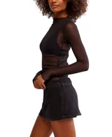 Top de manga larga negro, transparente y texturado, con cuello fruncido y terminación elástica.