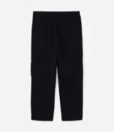 Pantalón cargo negro de crepé, talle grande, con bolsillos laterales con botón y cintura lisa.
