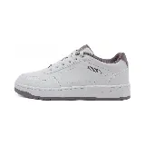 Zapatillas Puma Court Classy de cuero sintético color blanco con detalles en gris.