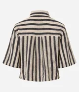 Camisa corta de algodón a rayas verticales color beige y negro, con cuello clásico, manga corta y cierre frontal con botones.