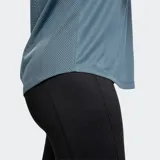 Remera deportiva Reebok de manga corta y cuello redondo, color azul verdoso (teal/slate blue), con logo reflectante en el pecho.