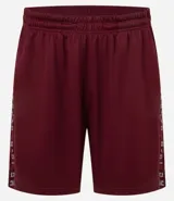 Bermuda deportiva color borgoña, con cintura elástica ajustable con cordón, bolsillos laterales y estampado lateral con la palabra 'Get Over'. Confeccionada con tecnología Dry que facilita la evaporación del sudor.