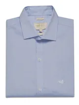 Camisa de manga larga blanca, confeccionada en popelina 100% algodón, con cuello italiano, bolsillo en el pecho con logo bordado y calce regular.