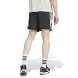 Short deportivo Adidas negro con cintura elástica, bolsillos laterales con cierre y logo de la marca en blanco.