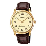 Reloj Casio con correa de cuero marrón, esfera color crema de 45mm y caja dorada. Resistente al agua.