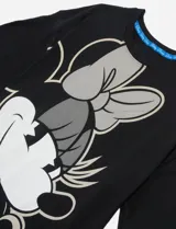 Remera de algodón con estampado de Minnie Mouse, color negro, de corte clásico y manga corta.