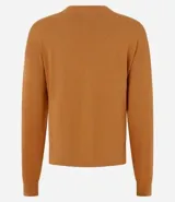 Suéter boxy color marrón, de punto leve, con cuello redondo y mangas largas con puños y bajo acanalados.