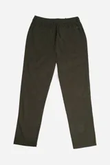 Pantalón jogger color beige de algodón y lino, con cintura elástica ajustable con cordón, bolsillos laterales y traseros, y logo estampado.