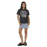 Remera negra de corte relajado con estampado de paisaje playero con palmeras, flores y la leyenda "Cruising down Highway 99" y el logo de Rip Curl.