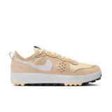 Championes urbanos Nike C1TY color crema con detalles en blanco.