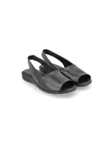 Sandalia de cuero color negro, con boca de pescado y calce anatómico.