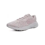 Zapatillas deportivas Nike Revolution 7, color rosa pálido con logo en rosa más intenso y suela blanca.