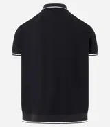Remera polo blanca de media malla texturizada a rayas, corte regular, con cuello y mangas cortas en ribana con detalle contrastante en negro.