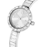 Reloj Swarovski modelo Matrix Bangle, con caja y pulsera de acero inoxidable color plateado, bisel con cristales transparentes y esfera plateada con logo de cisne.
