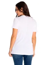 Remera negra de manga corta para mujer, con estampado frontal de la marca Caterpillar en color blanco. Etiqueta con el logo de Caterpillar en el dobladillo.