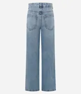 Pantalón de jean de algodón, modelo recto, con cintura mediana y trabillas. Presenta bolsillos delanteros y traseros, y un estampado localizado de flores de hibiscos.