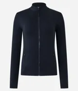 Campera deportiva negra confeccionada en poliamida y elastano, con cuello alto, cierre delantero por cremallera y bolsillos laterales.