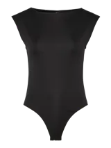 Body negro con escote barco y mangas cortas tipo cap sleeve.