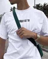 Riñonera verde oscuro de pana con correa ajustable.