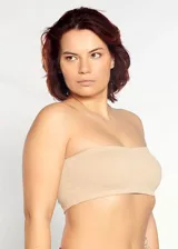 Soutien strapless blanco de microfibra con copas removibles.