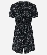 Enterito corto de viscosa con estampado floral liberty, escote en V, mangas cortas, botones en el busto y cintura elastizada.