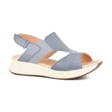 Sandalias negras de cuero sintético con plataforma y ajuste con hebilla.