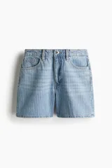 Short de jean de tiro alto con estampado de rayas verticales blancas y azules.