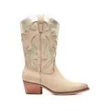 Bota texana color beige con bordados dorados en la caña y taco de madera.