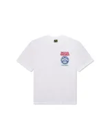 Remera blanca de manga corta con cuello redondo y estampado en el pecho con el logo de Deus Ex Machina en rojo y un diseño de ojo en azul.