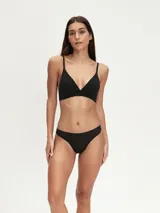 Bombacha vedetina negra de algodón.