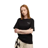 Remera negra de corte relajado con logo de Puma Athletics estampado en el pecho.
