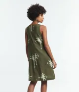 Vestido corto sin mangas color verde oliva con estampado de palmeras blancas.