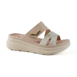 Sandalias negras de plataforma con dos tiras anchas sobre el empeine, una de ellas con ajuste de velcro.