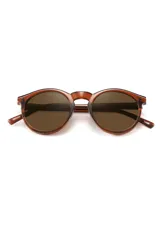 Gafas de sol Eco Shades Fontana con montura redonda gris y lentes verdes. Fabricadas con acetato biodegradable y lentes de PMMA reciclado.