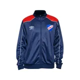 Campera deportiva azul marino con detalles en rojo y blanco, con cierre frontal, cuello alto y puños elásticos. Logo de Umbro bordado en el pecho izquierdo y escudo del Club Nacional de Football en el pecho derecho.