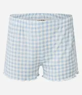 Conjunto de pijama compuesto por musculosa lisa con botones y short de cuadros vichy con cintura elástica y ruedo con volados.