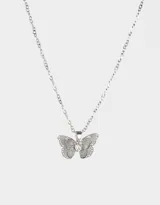 Cadena plateada con dije de mariposa calada y un strass en el centro, con cierre de mosquetón.