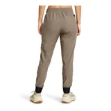 Pantalón de chándal color marrón con cintura elástica y corte ajustado.