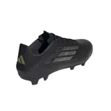 Championes de fútbol Adidas F50 League FG/MG, color negro con detalles plateados. Exterior de Fiberskin con diseño Sprintgrid y suela Sprintplate 360 para césped natural y sintético.