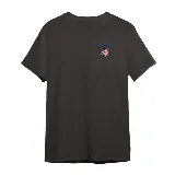 Remera blanca de algodón con estampado pequeño en el pecho izquierdo que dice "WTF (WHERE IS THE FOOD)" y un dibujo de una estrella rosa y violeta.