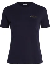 Remera azul marino de algodón con logo de la marca bordado en dorado en el pecho. Corte slim y cuello redondo.