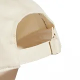 Gorra de béisbol color beige con logo Adidas bordado en marrón en el frente.