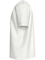 Remera blanca de algodón con cuello redondo y mangas cortas. Estampado frontal con el monograma CK y el nombre de la marca en color gris.