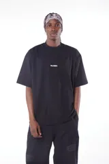 Remerón negro de algodón con cuello redondo y logo Blkmba estampado en el pecho.